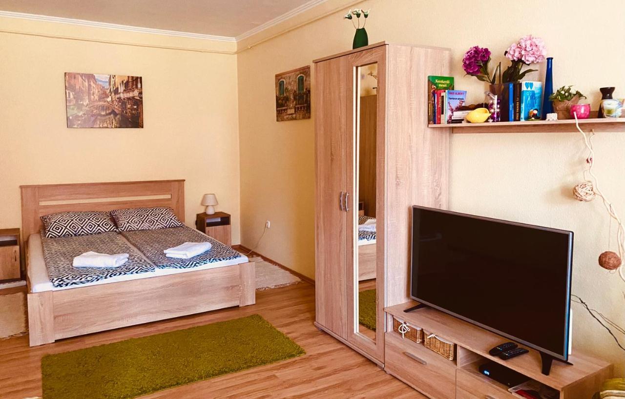 Victoria Apartman Eger Buitenkant foto